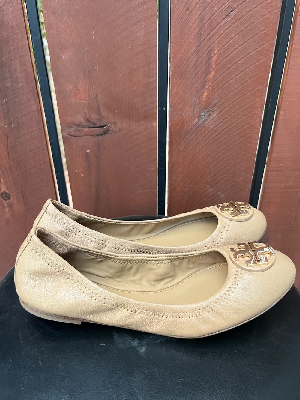 Tory Burch Claire Ballet Flats size 8.5 tan leather - Picture 2 of 6